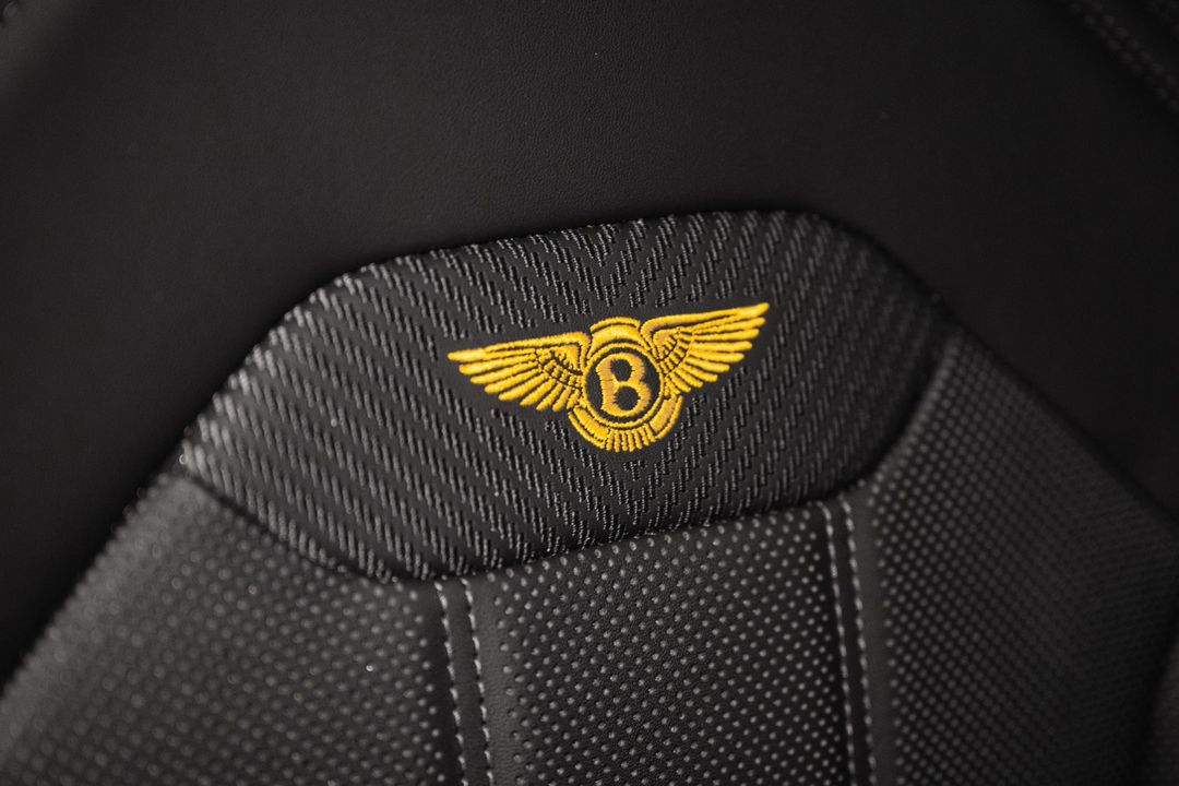 2025 Bentley BENTAYGA V8