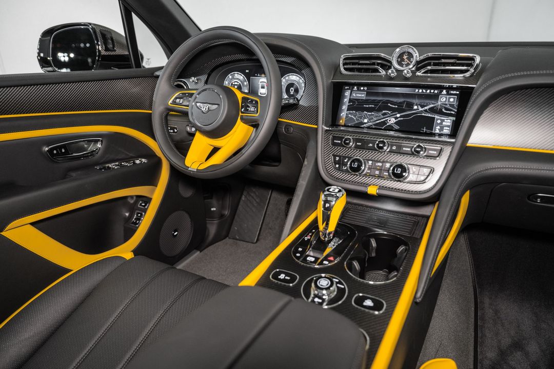 2025 Bentley BENTAYGA V8