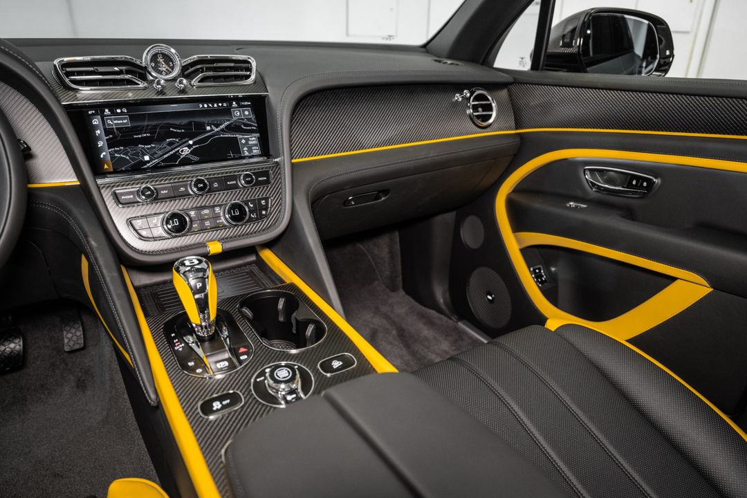 2025 Bentley BENTAYGA V8