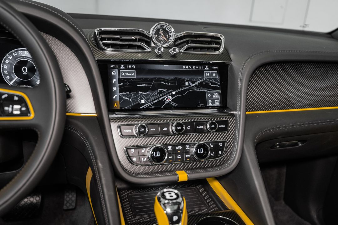 2025 Bentley BENTAYGA V8
