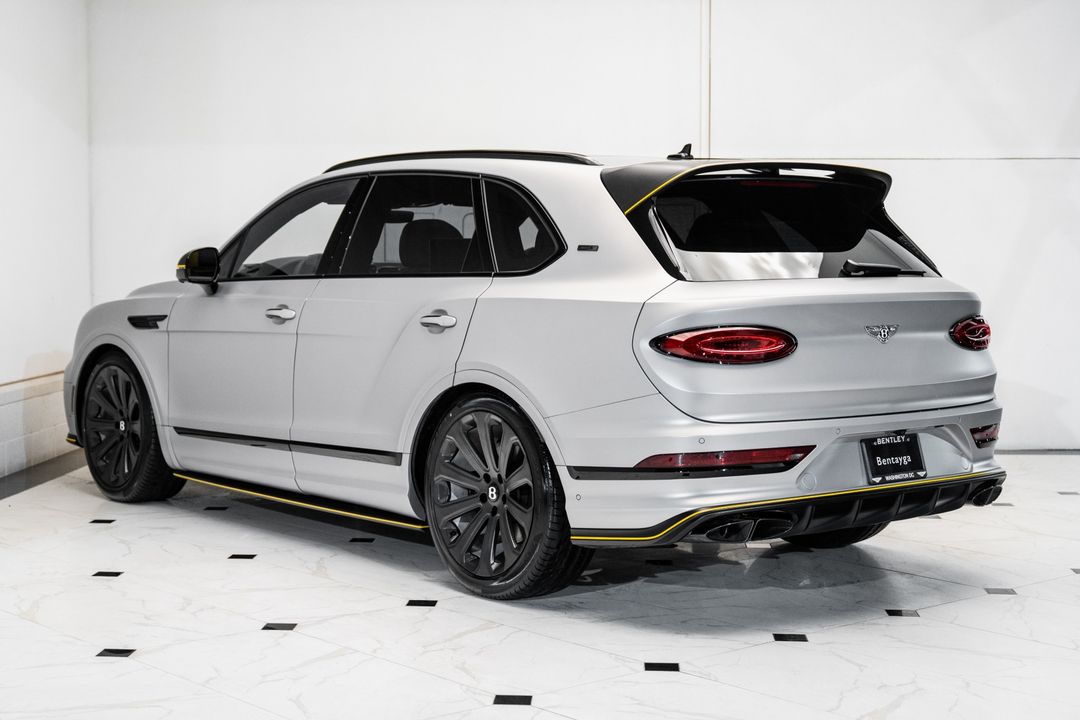 2025 Bentley BENTAYGA V8