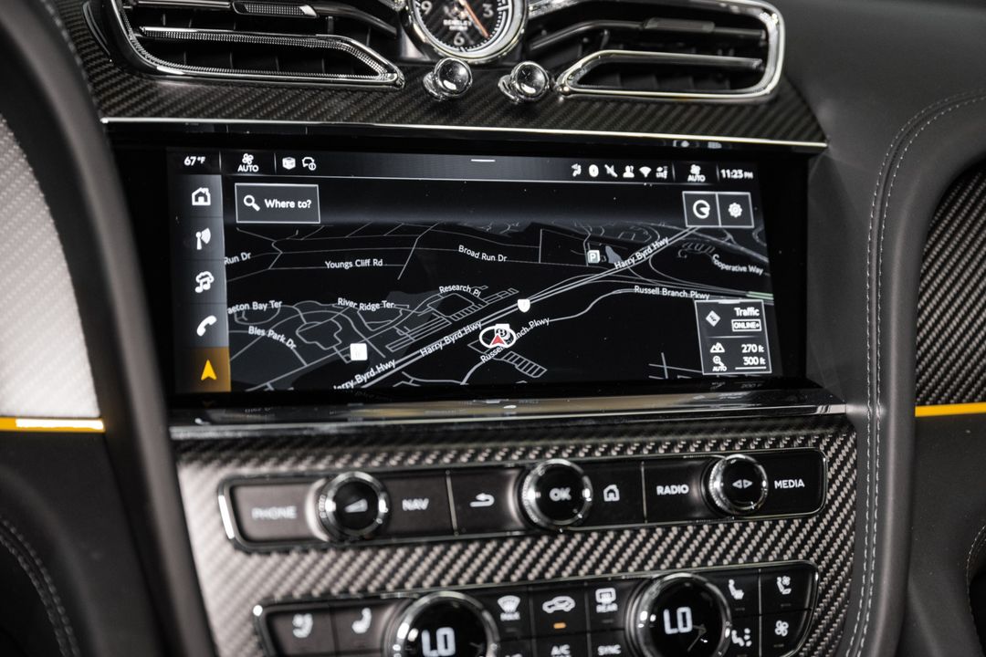 2025 Bentley BENTAYGA V8