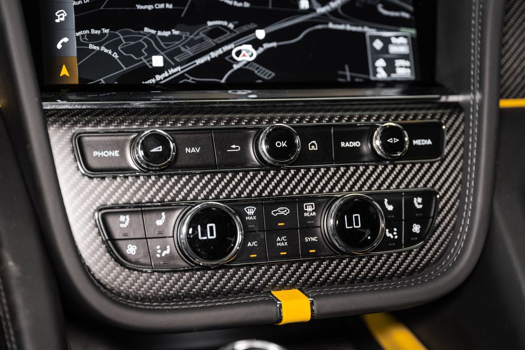 2025 Bentley BENTAYGA V8