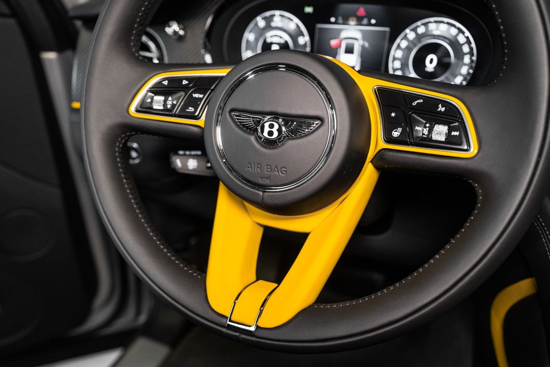 2025 Bentley BENTAYGA V8