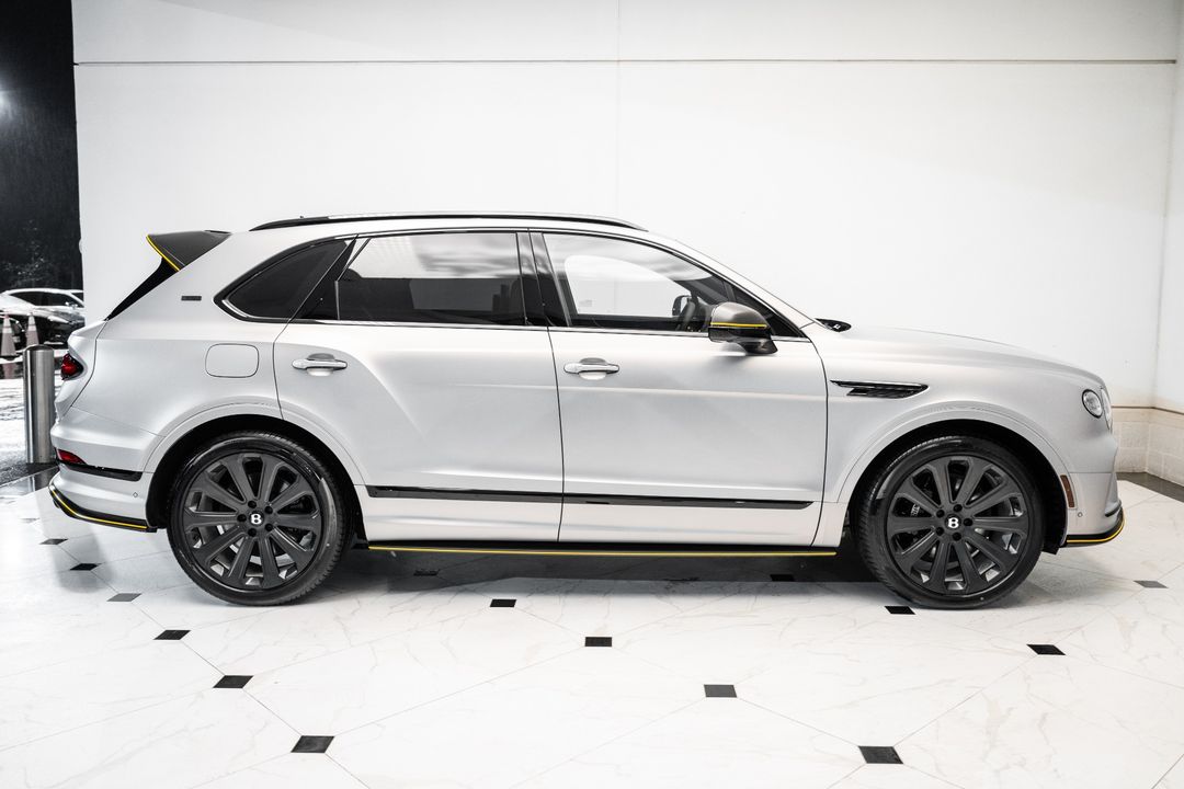 2025 Bentley BENTAYGA V8