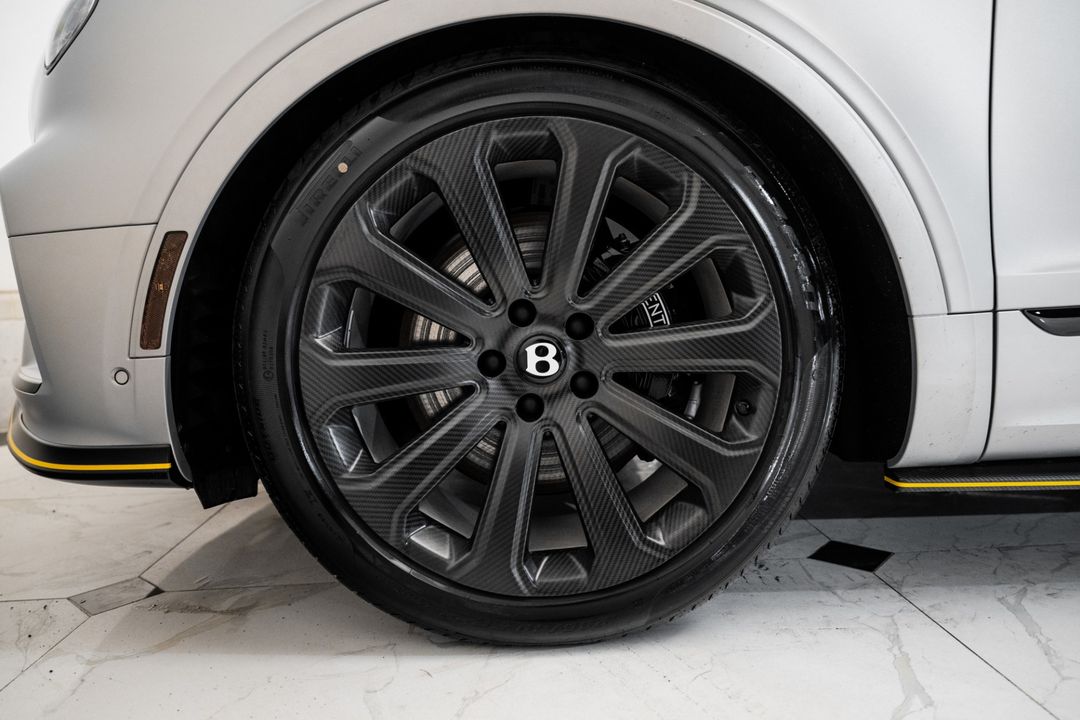 2025 Bentley BENTAYGA V8