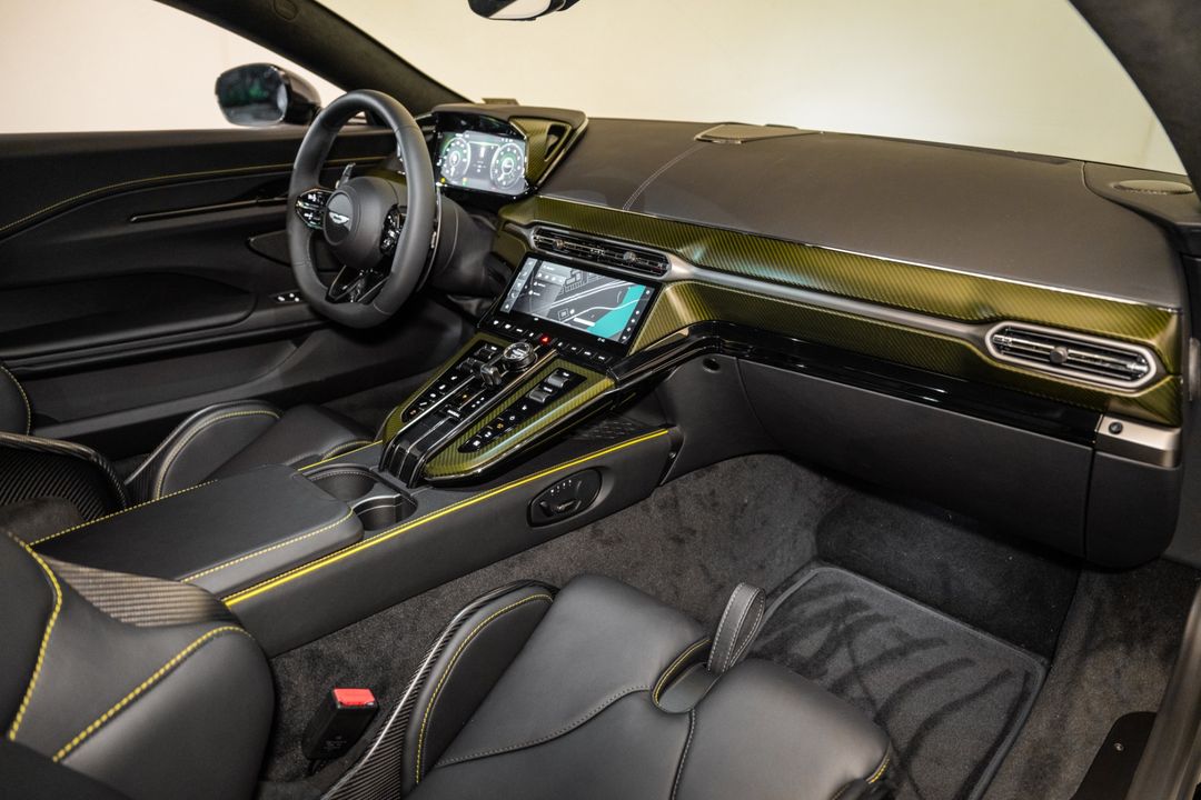 2025 Aston Martin Vantage