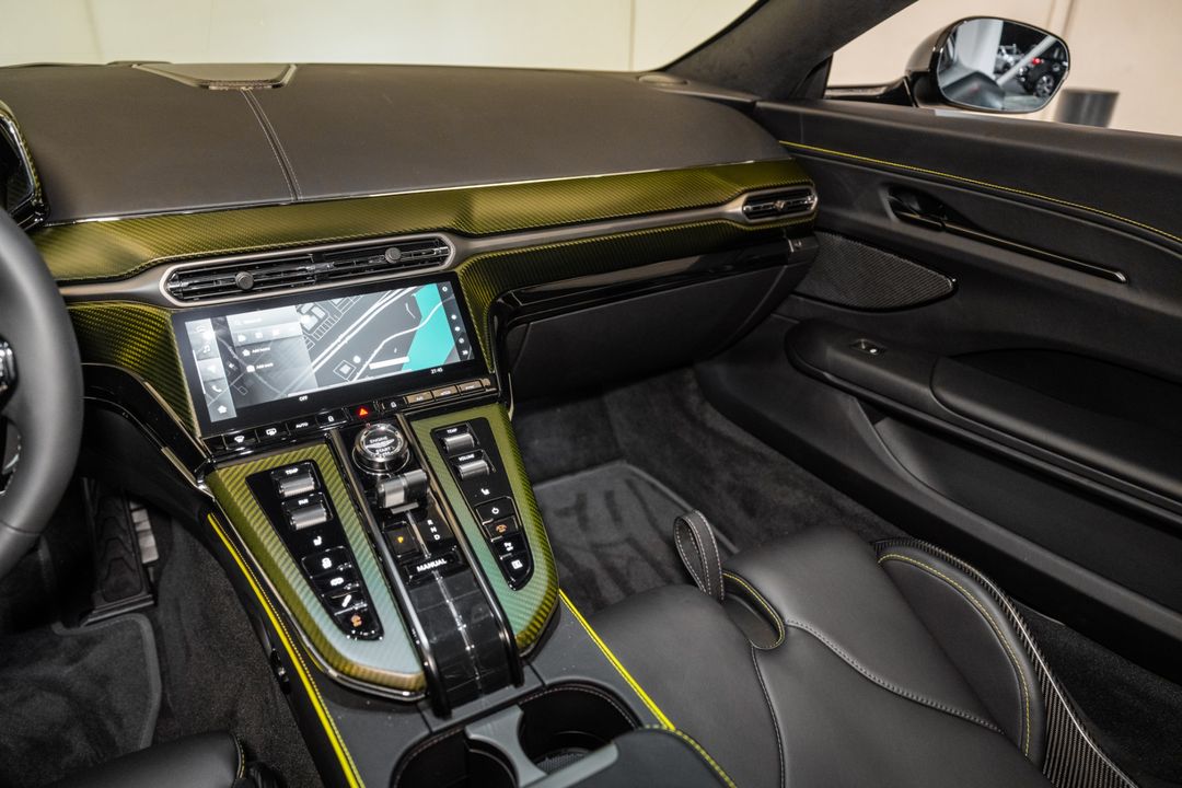 2025 Aston Martin Vantage