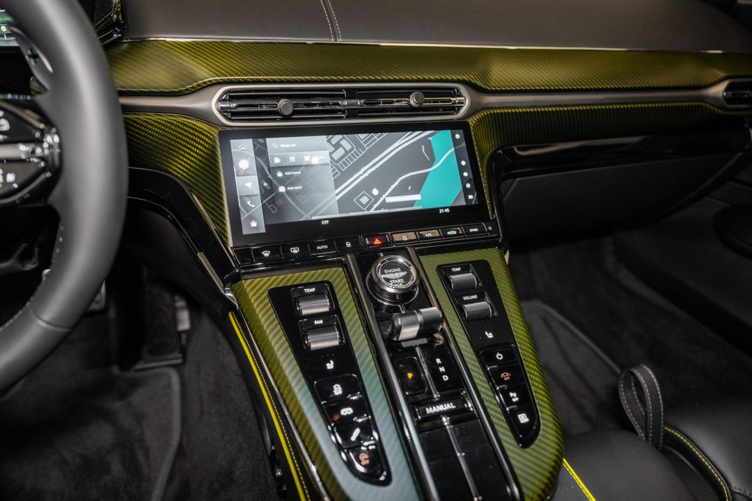 2025 Aston Martin Vantage