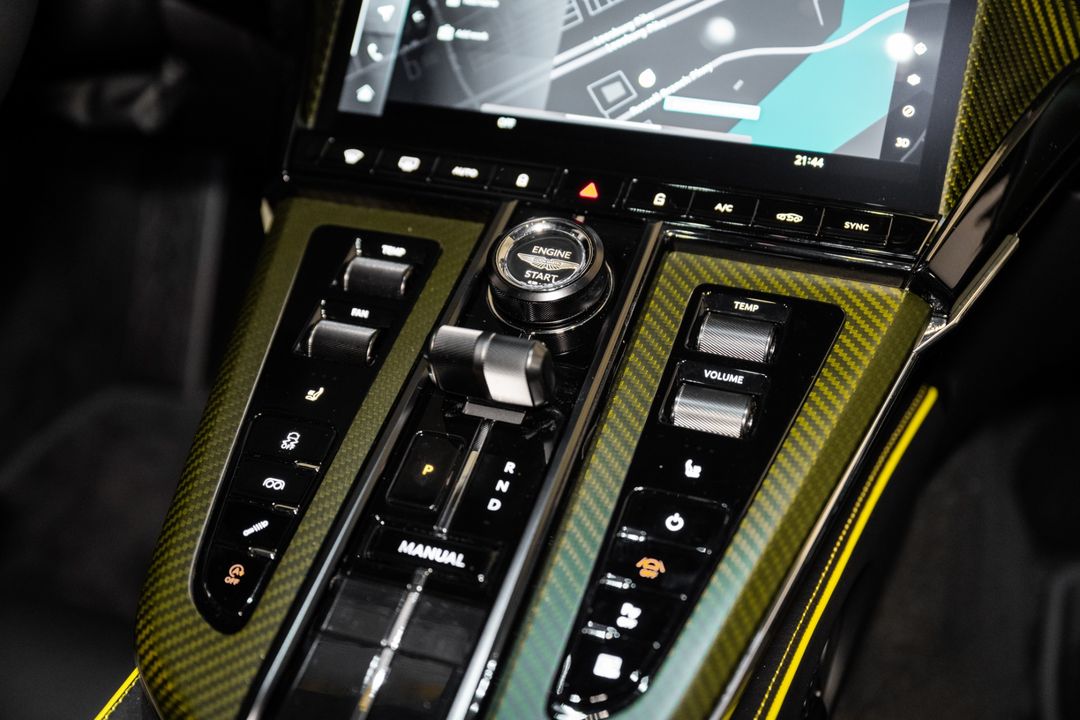 2025 Aston Martin Vantage