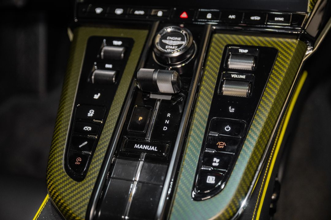 2025 Aston Martin Vantage