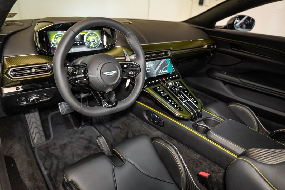 2025 Aston Martin Vantage