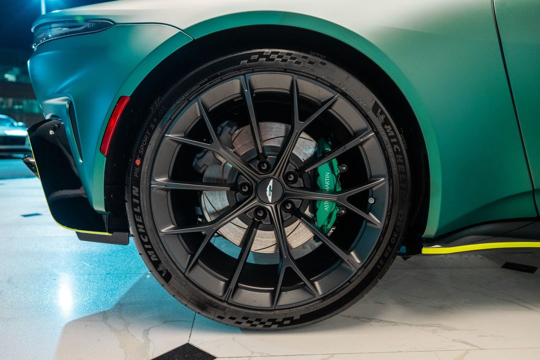 2025 Aston Martin Vantage