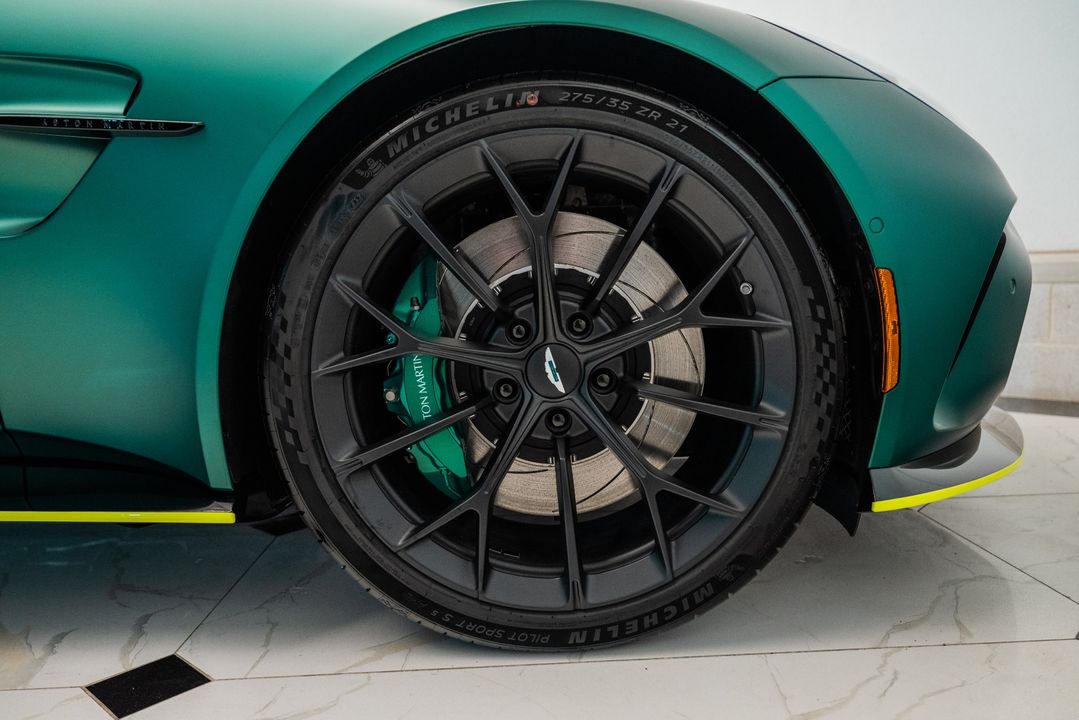 2025 Aston Martin Vantage