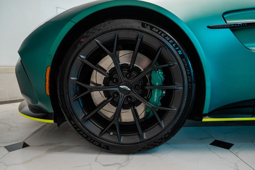 2025 Aston Martin Vantage