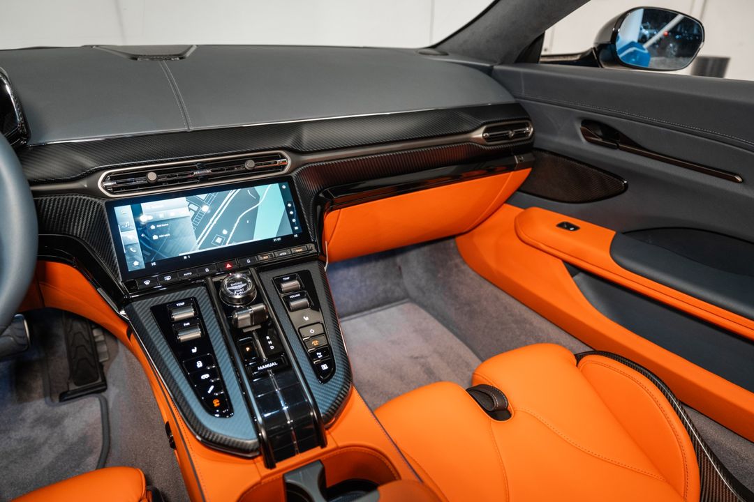 2025 Aston Martin Vantage
