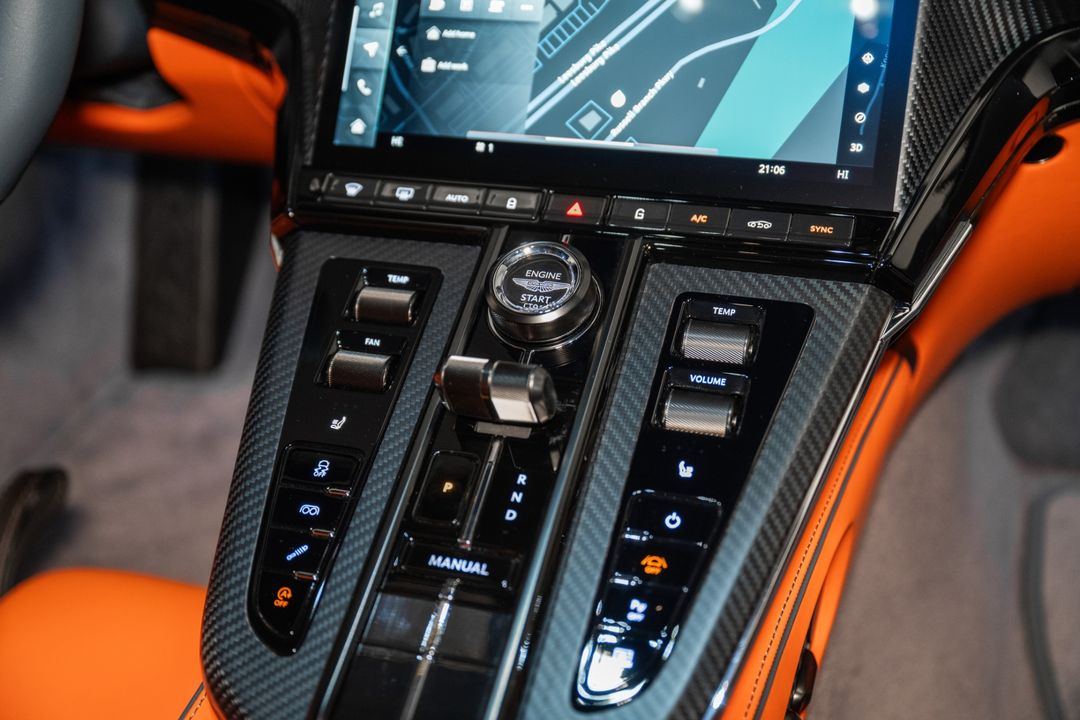 2025 Aston Martin Vantage
