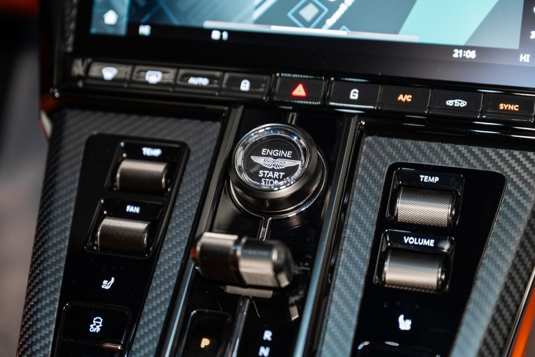 2025 Aston Martin Vantage