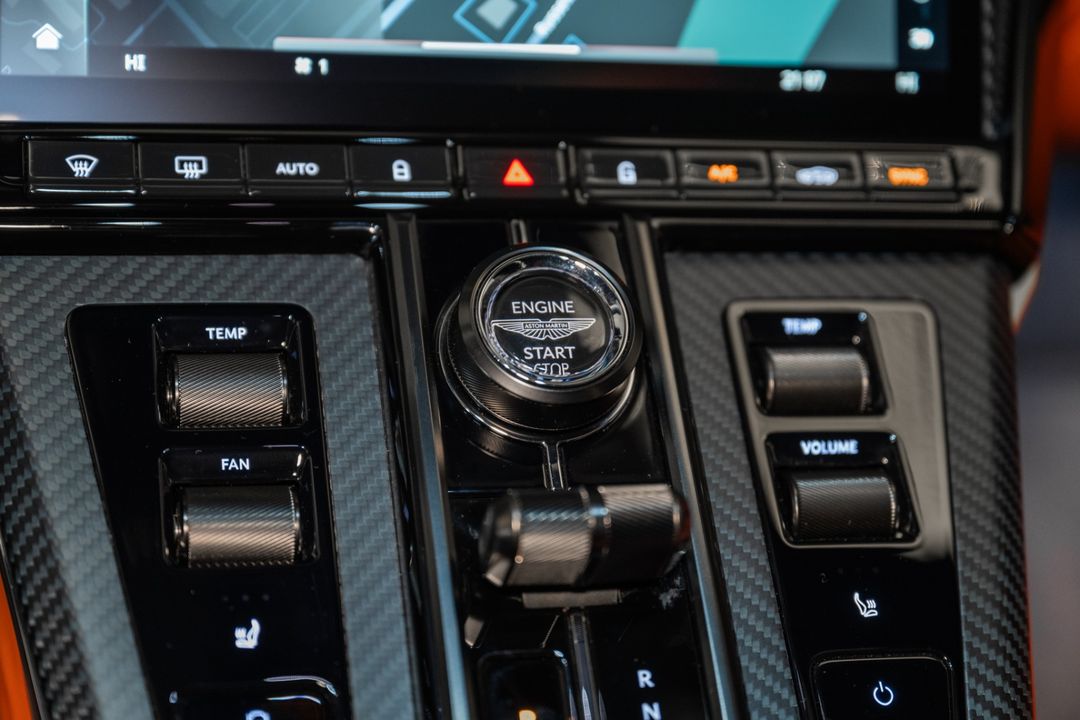 2025 Aston Martin Vantage