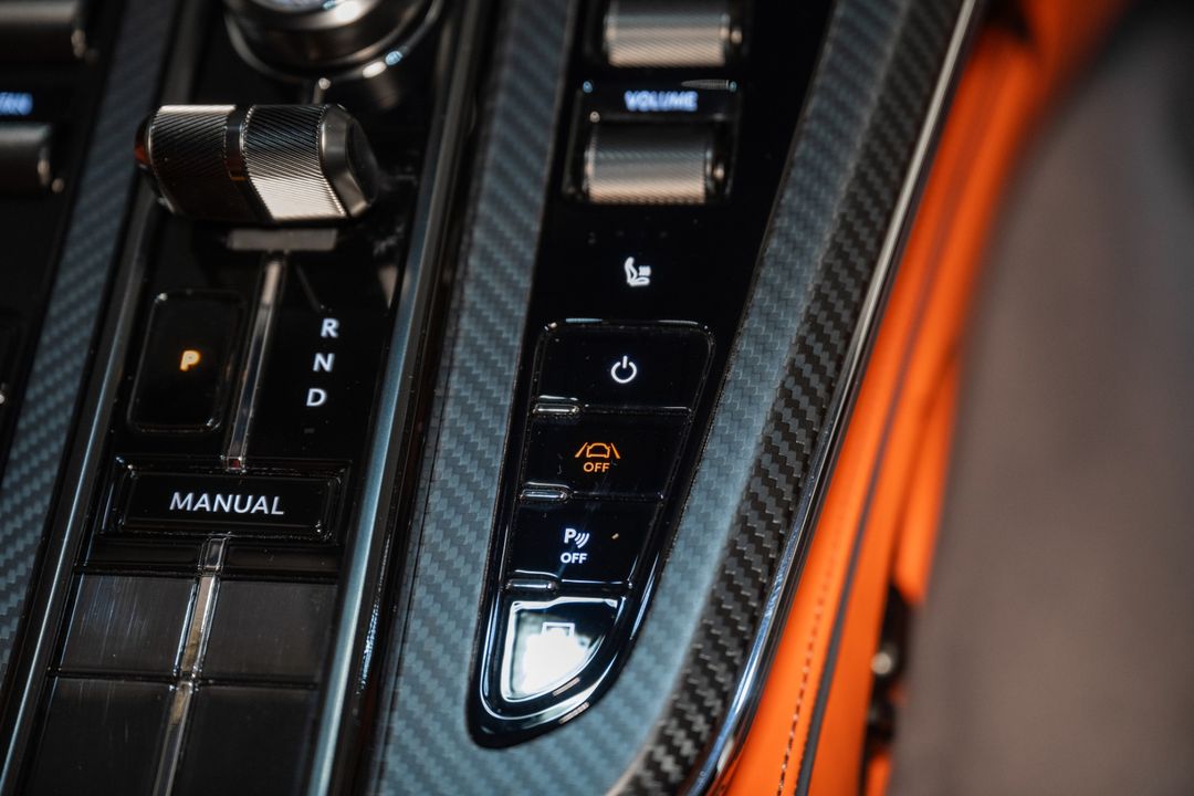 2025 Aston Martin Vantage