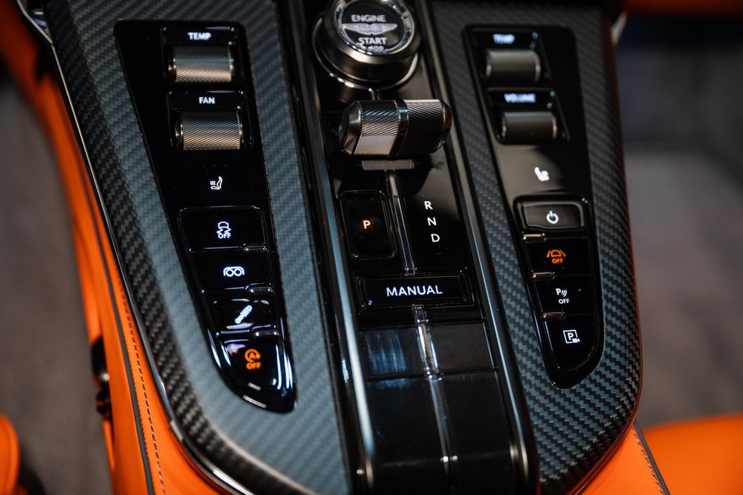 2025 Aston Martin Vantage