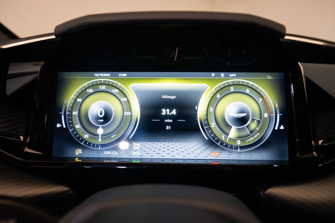 2025 Aston Martin Vantage