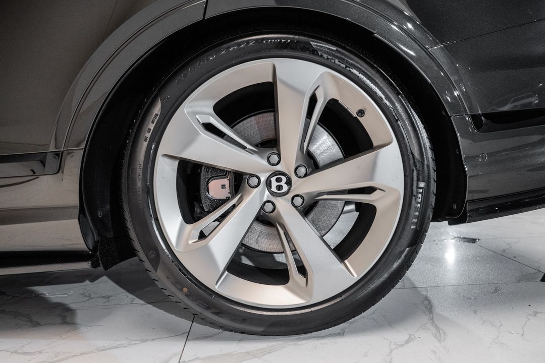 2025 Bentley BENTAYGA