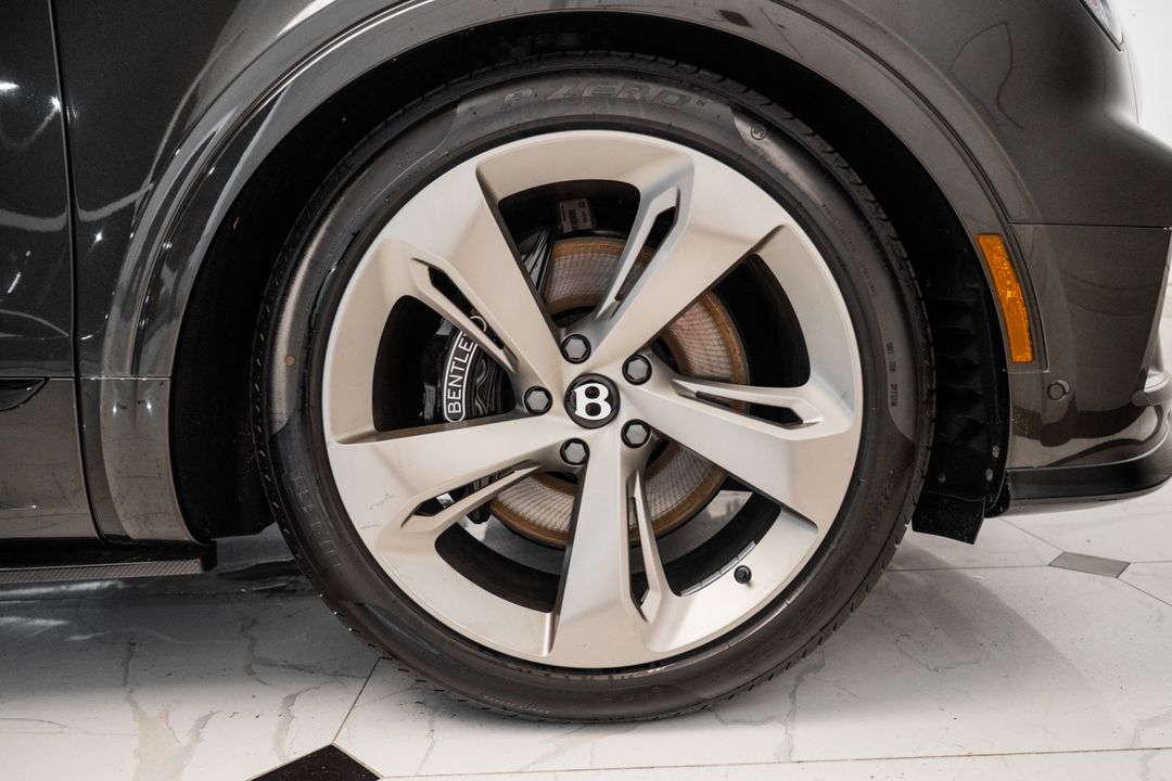 2025 Bentley BENTAYGA