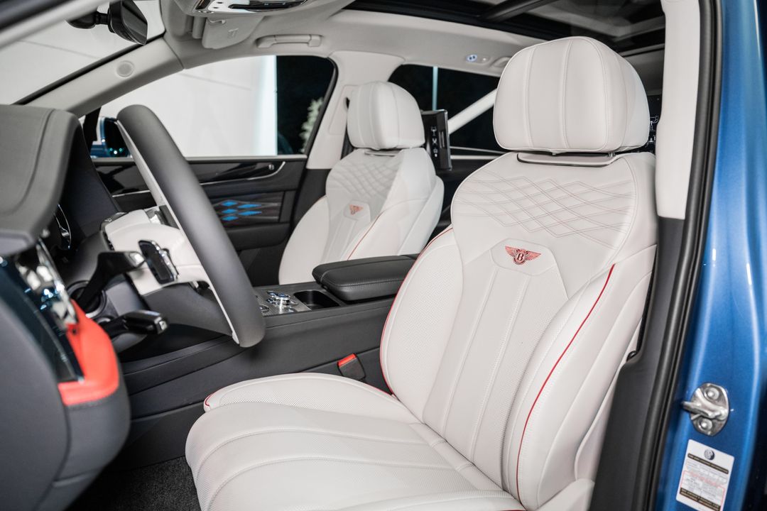 2025 Bentley BENTAYGA EWB