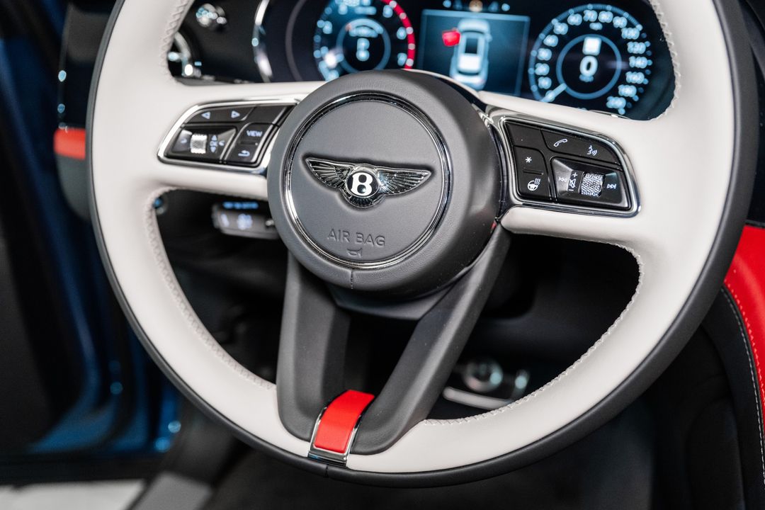 2025 Bentley BENTAYGA EWB