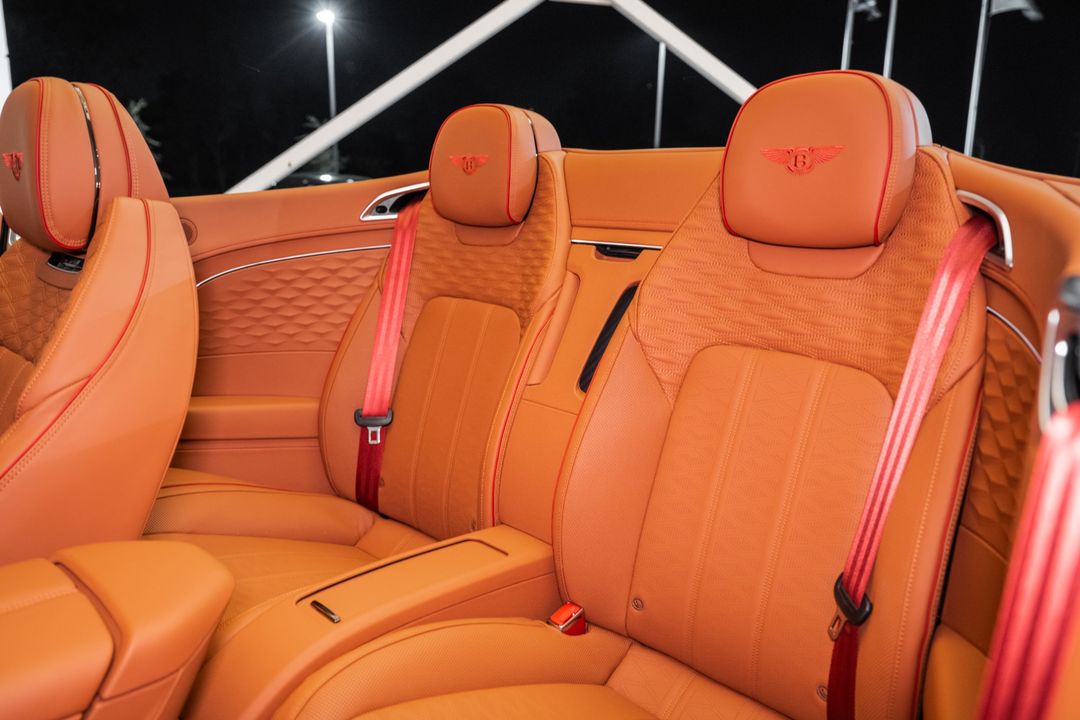 2025 Bentley CONTINENTAL GTC V8