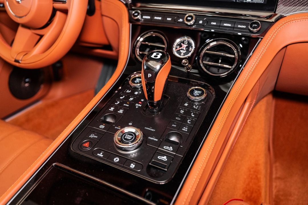 2025 Bentley CONTINENTAL GTC V8