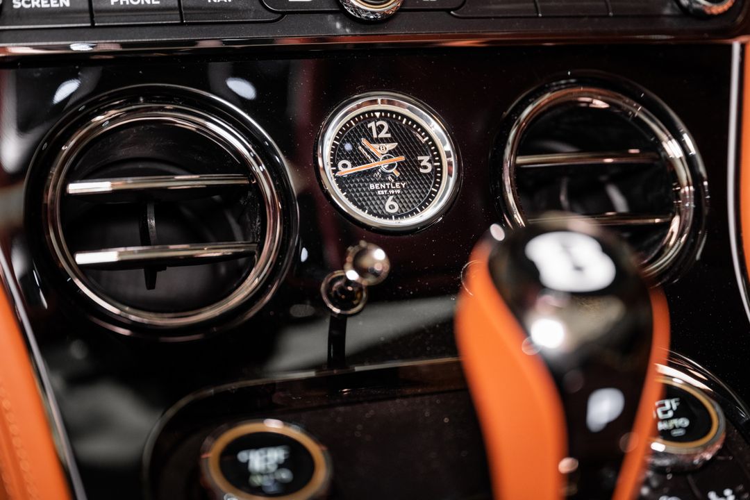 2025 Bentley CONTINENTAL GTC V8