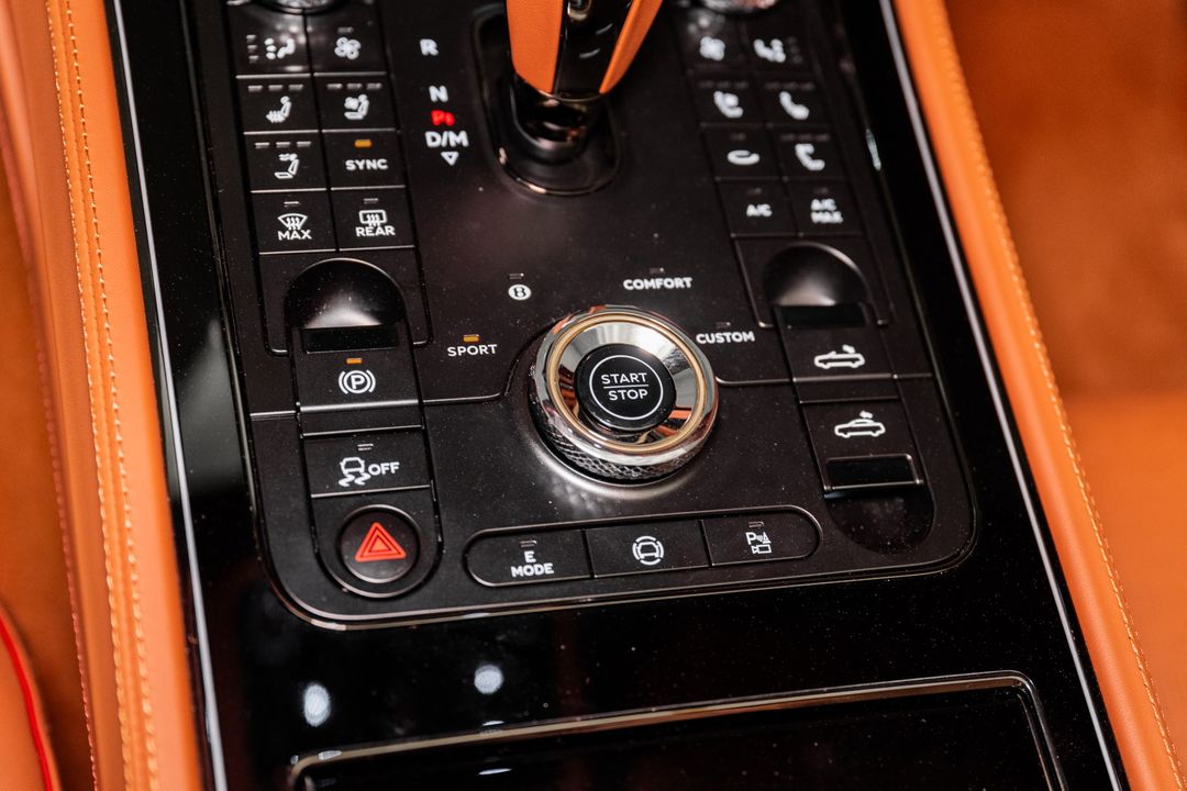 2025 Bentley CONTINENTAL GTC V8