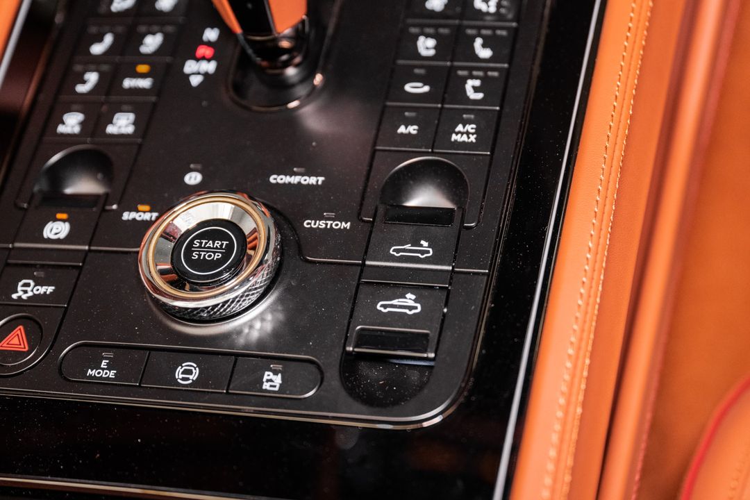 2025 Bentley CONTINENTAL GTC V8