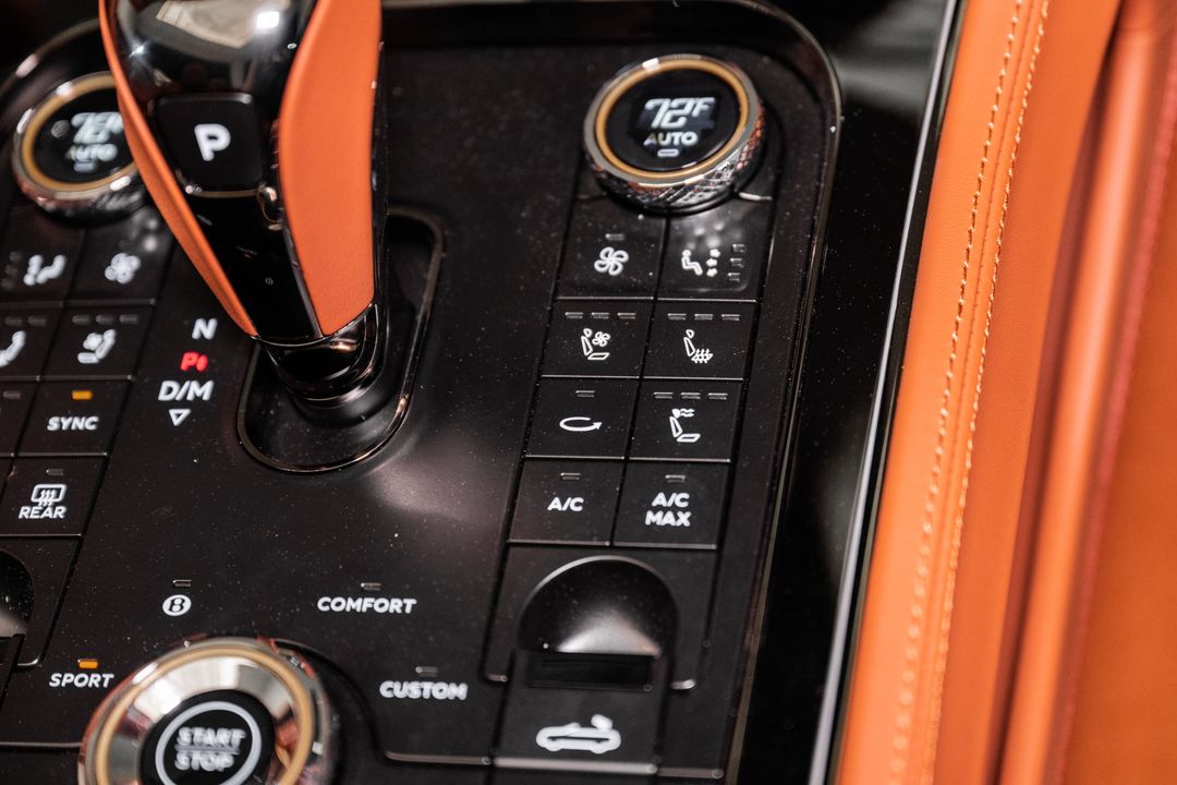 2025 Bentley CONTINENTAL GTC V8