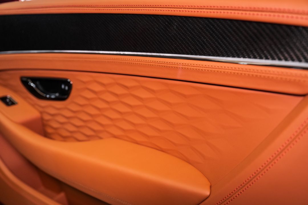 2025 Bentley CONTINENTAL GTC V8