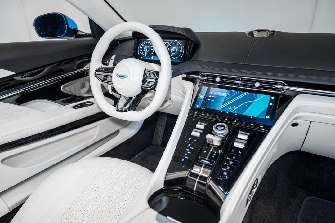 2025 Aston Martin DB12