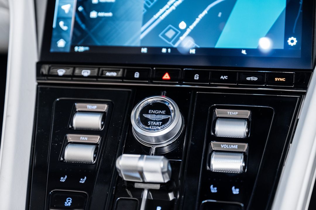 2025 Aston Martin DB12