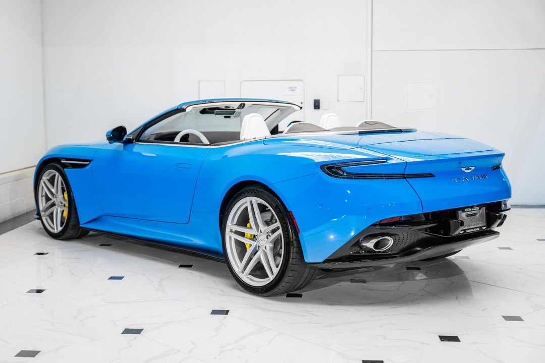 2025 Aston Martin DB12