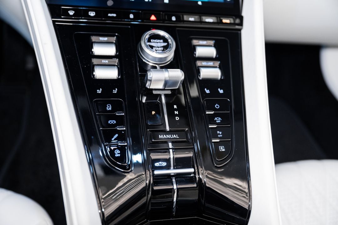 2025 Aston Martin DB12