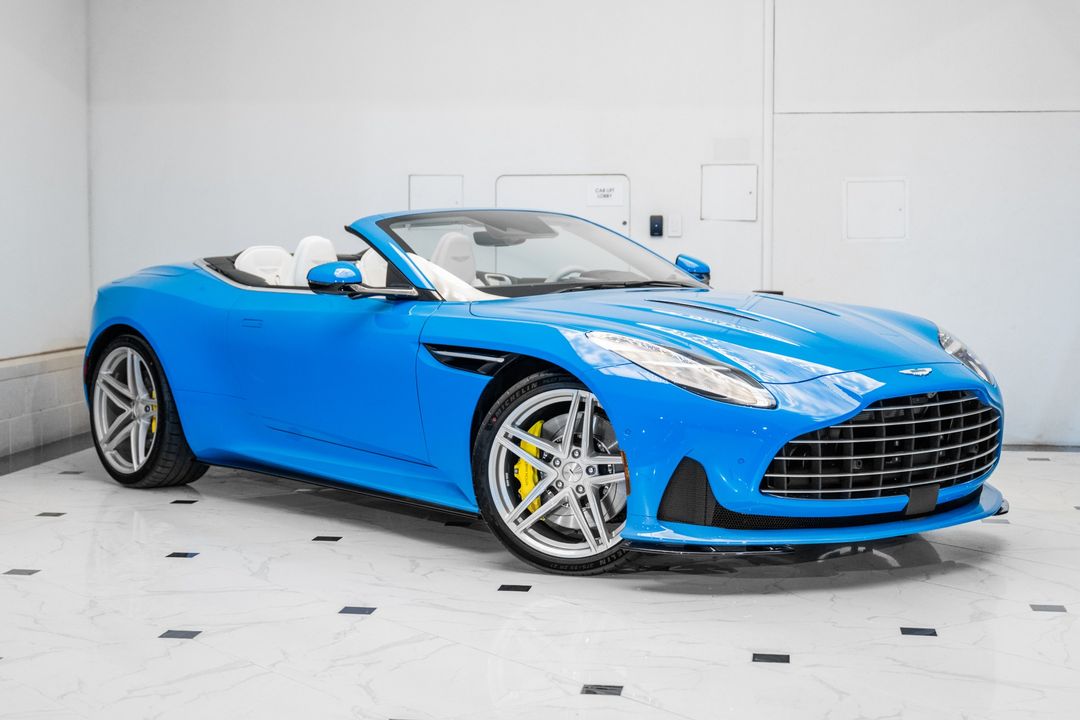 2025 Aston Martin DB12