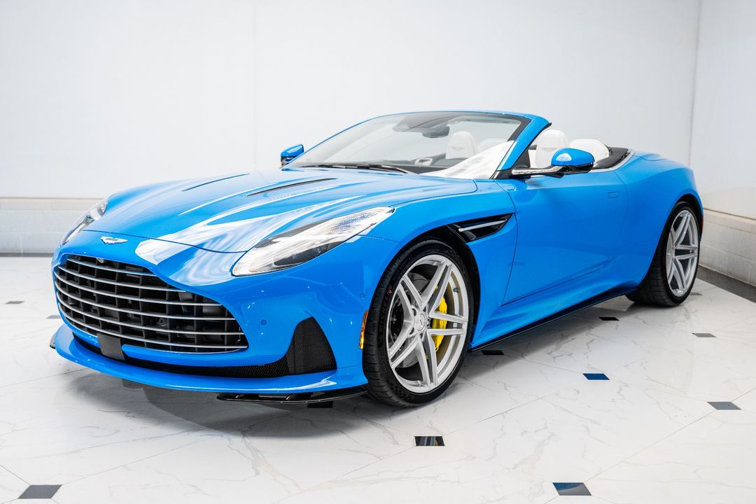 2025 Aston Martin DB12