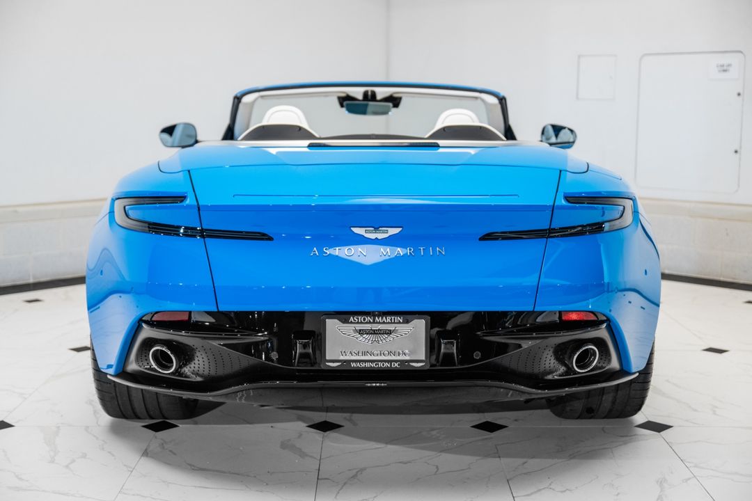 2025 Aston Martin DB12