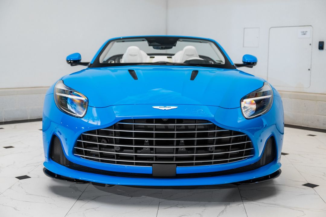 2025 Aston Martin DB12