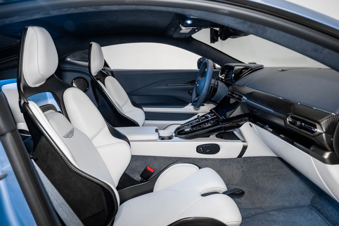 2025 Aston Martin Vantage
