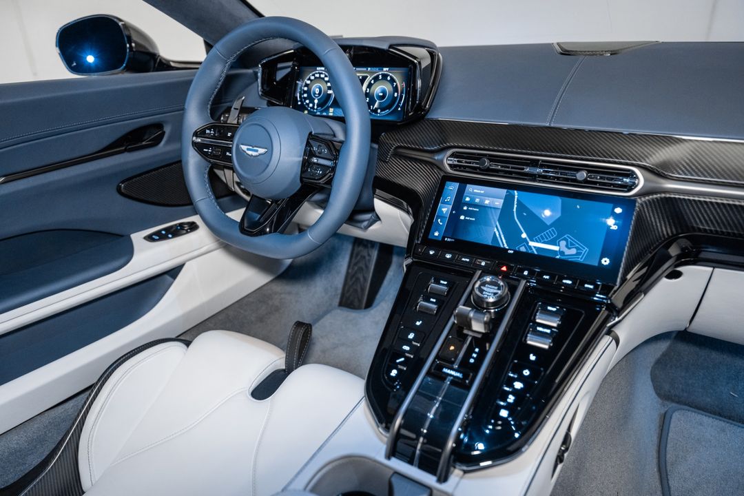2025 Aston Martin Vantage