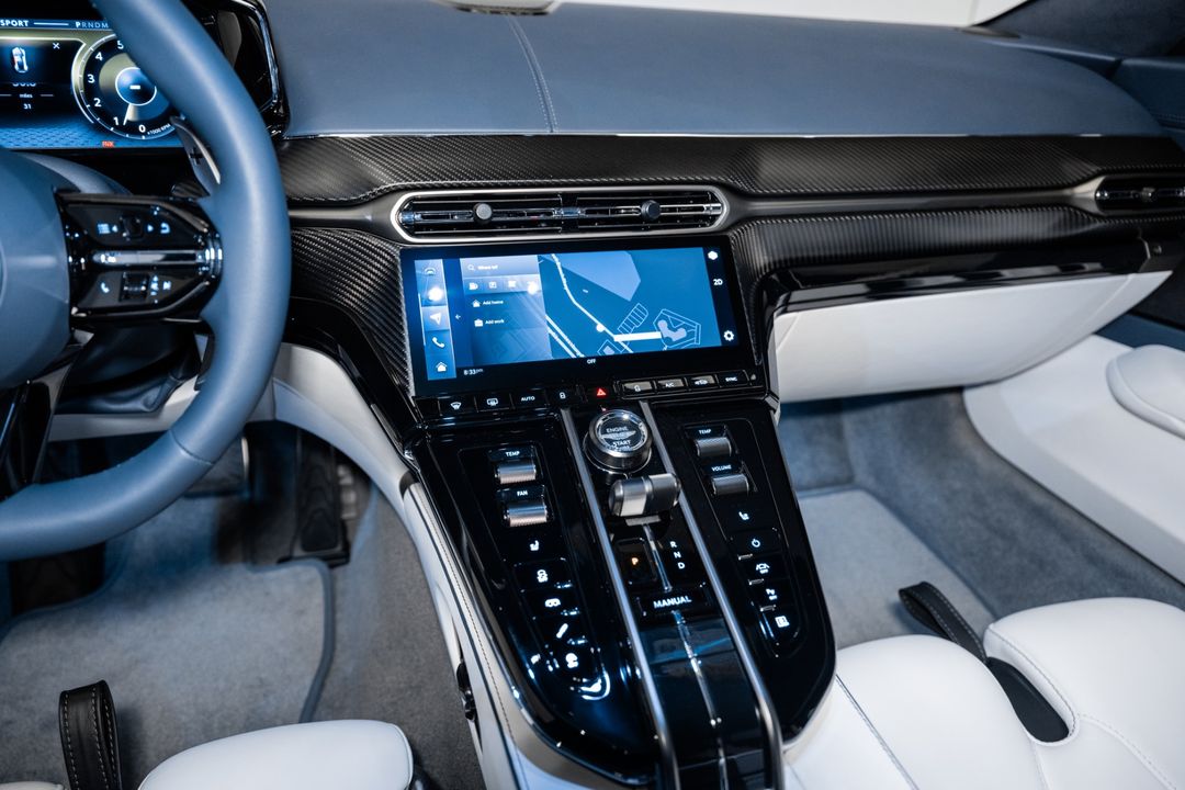 2025 Aston Martin Vantage