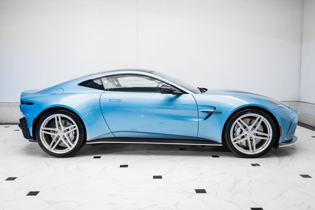 2025 Aston Martin Vantage