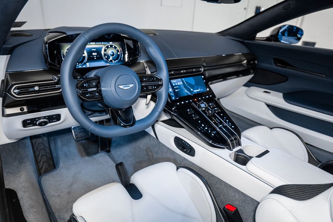 2025 Aston Martin Vantage